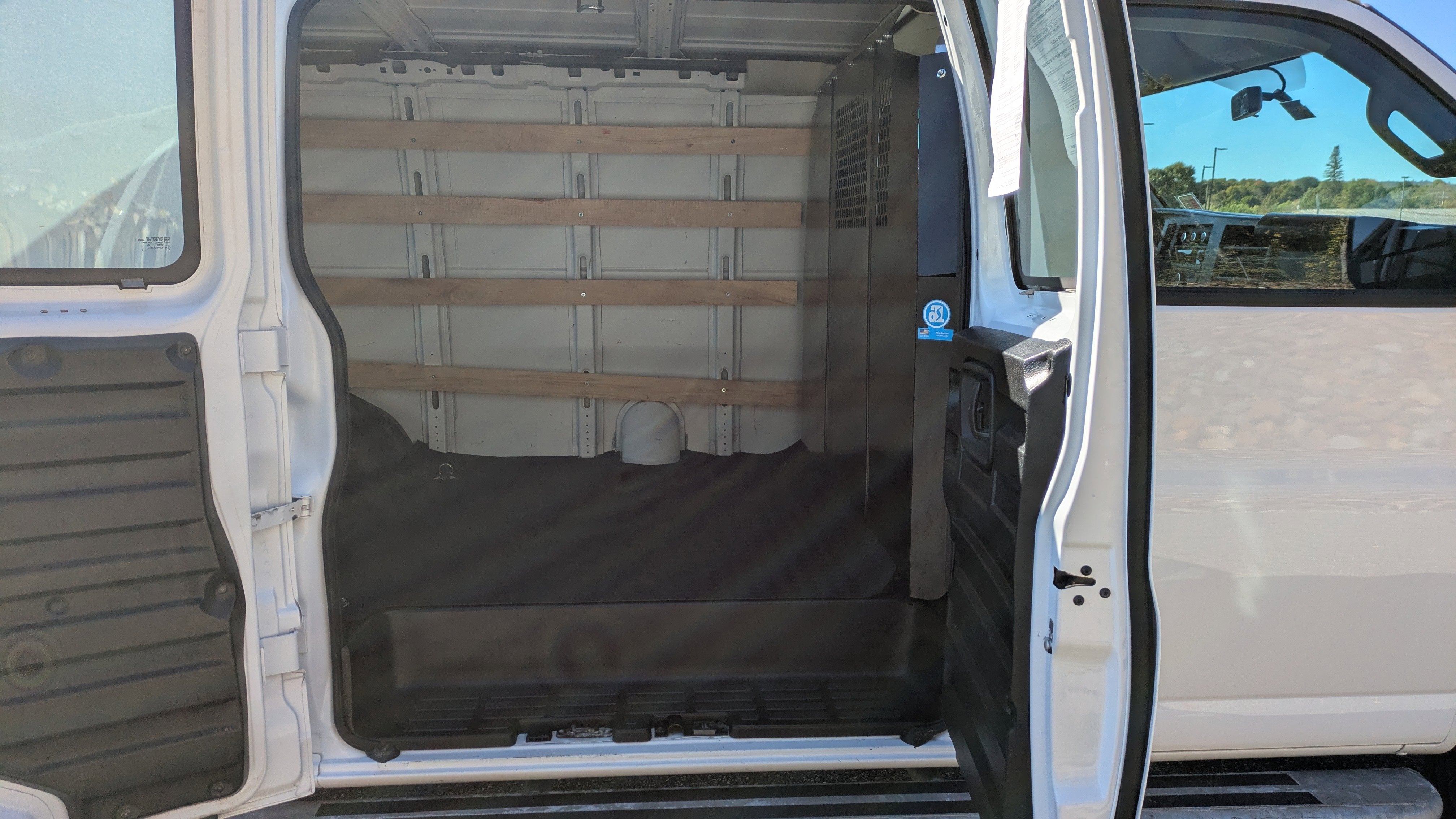 2023 Chevrolet Express Cargo 2500 WT