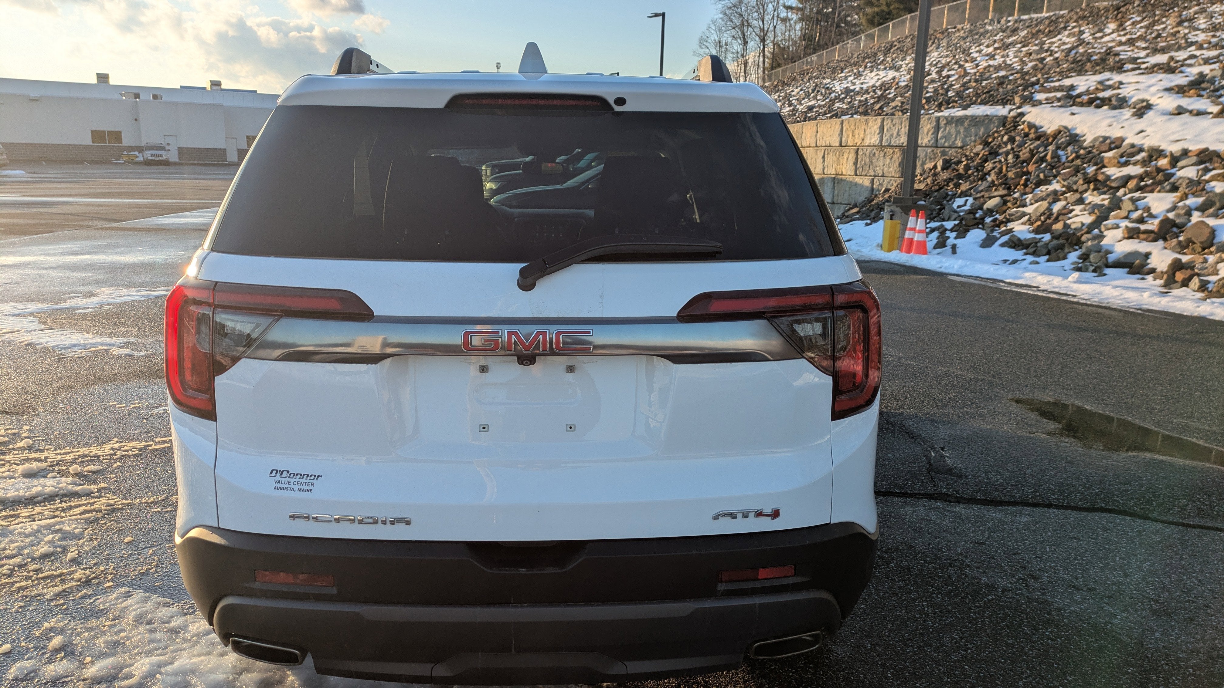 2023 GMC Acadia AT4