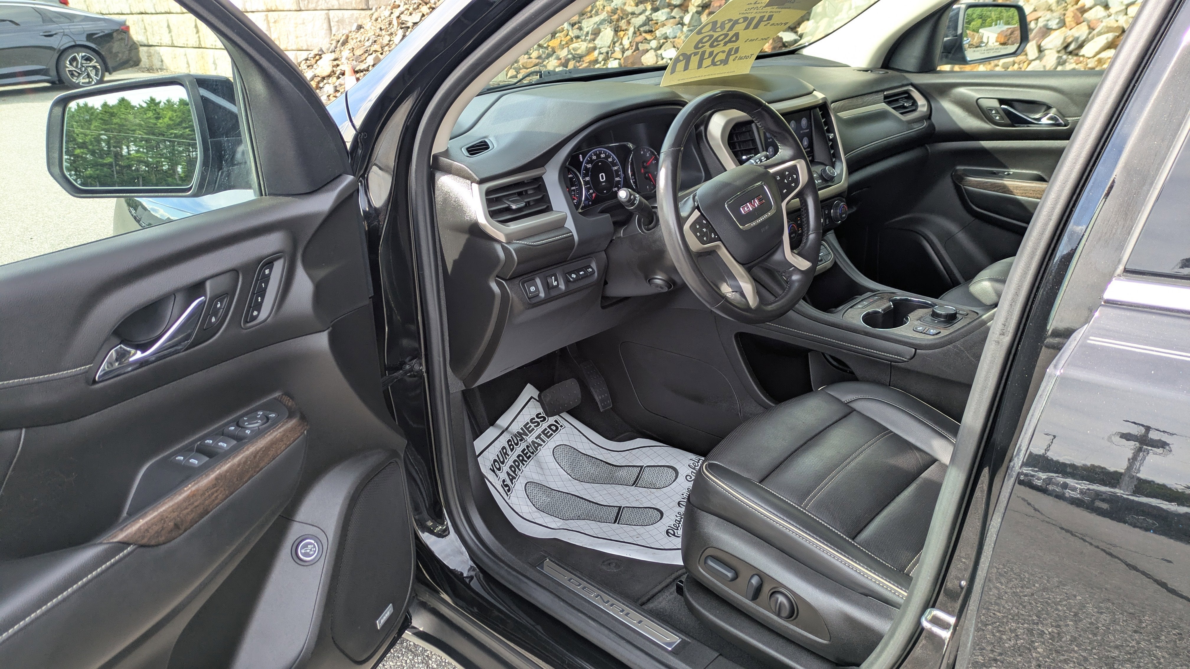 2022 GMC Acadia Denali