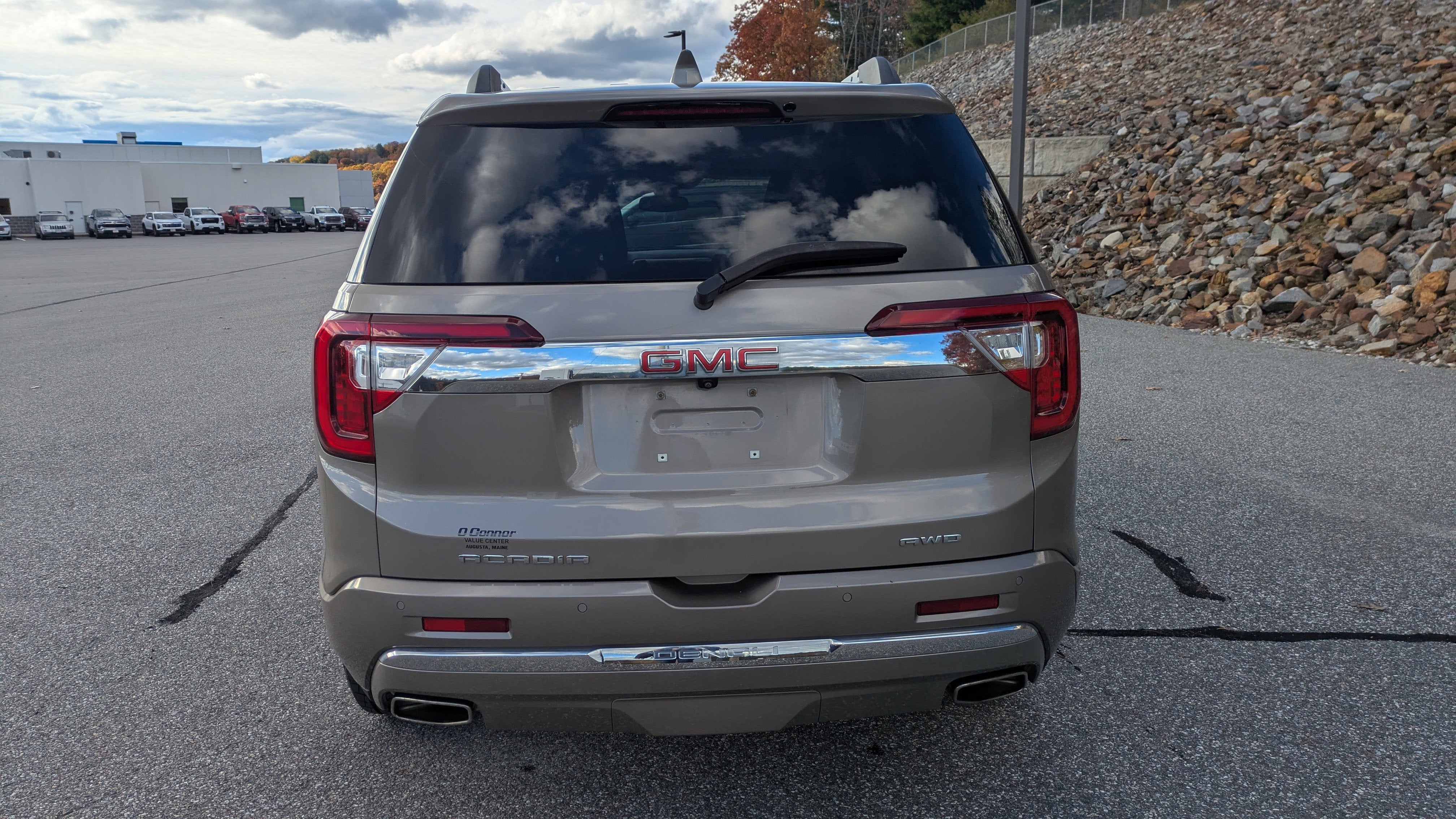 2023 GMC Acadia Denali