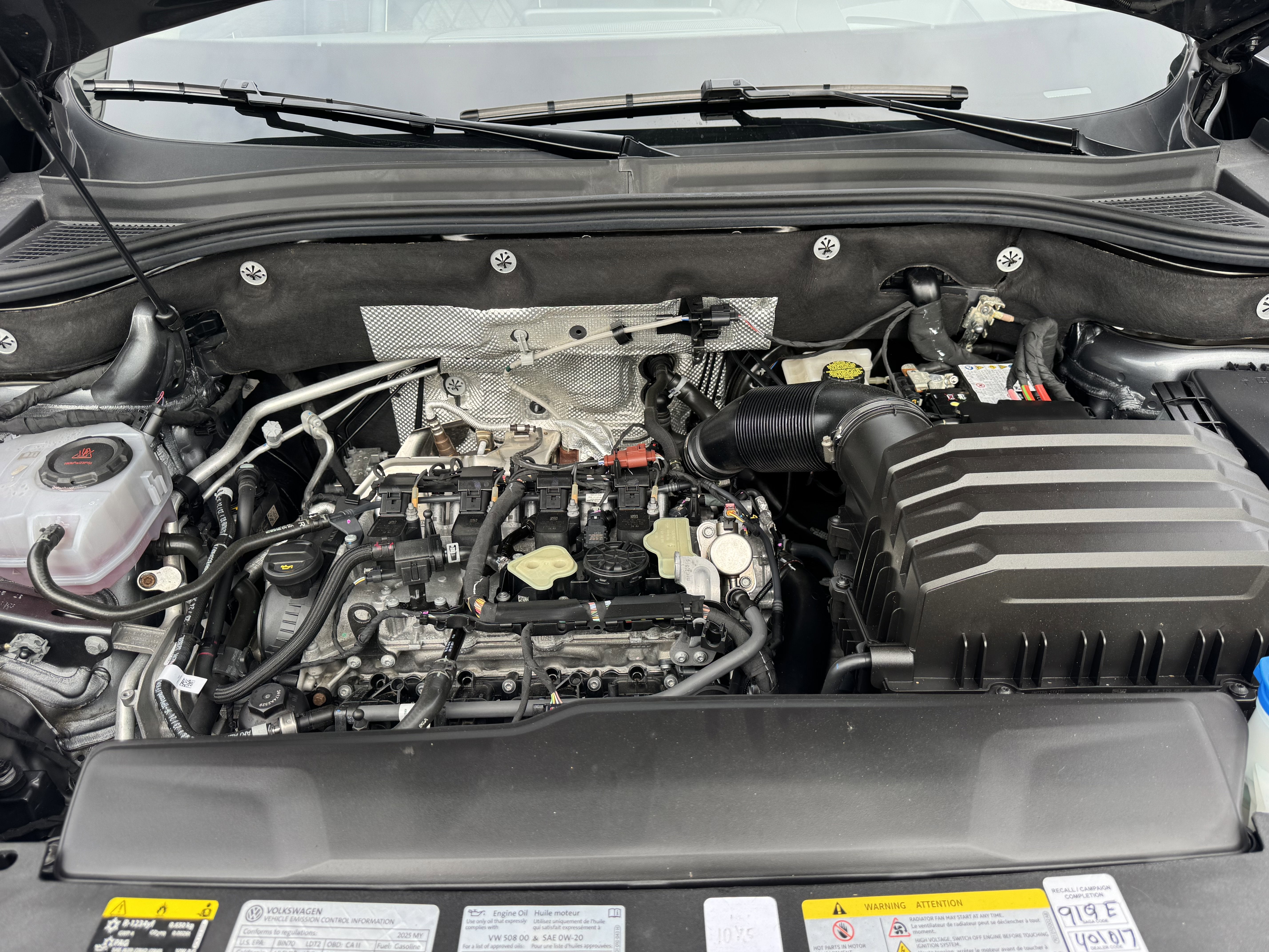 2025 Volkswagen Atlas 2.0T SEL Premium R-Line