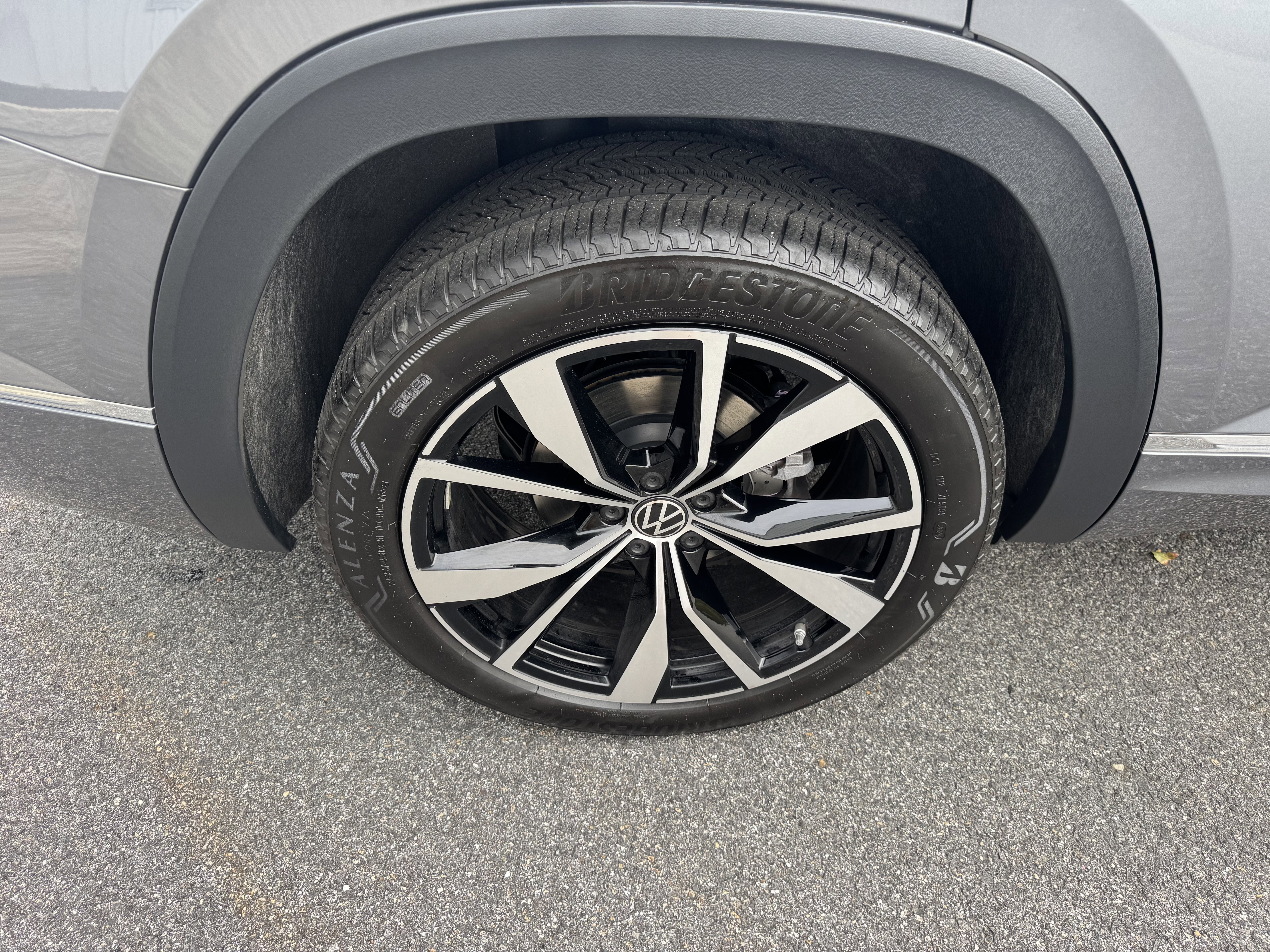 2025 Volkswagen Atlas 2.0T SEL Premium R-Line