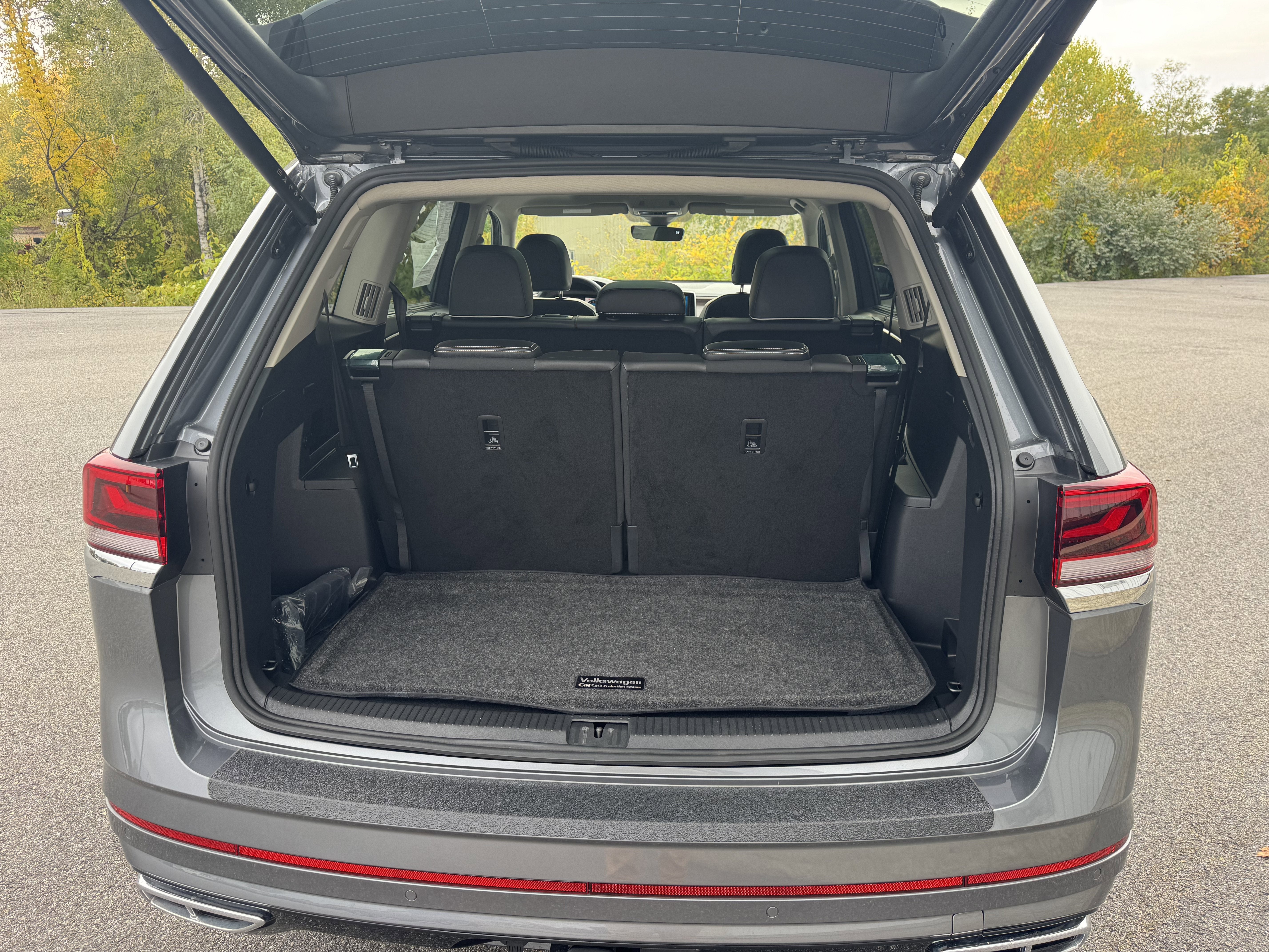 2025 Volkswagen Atlas 2.0T SEL Premium R-Line