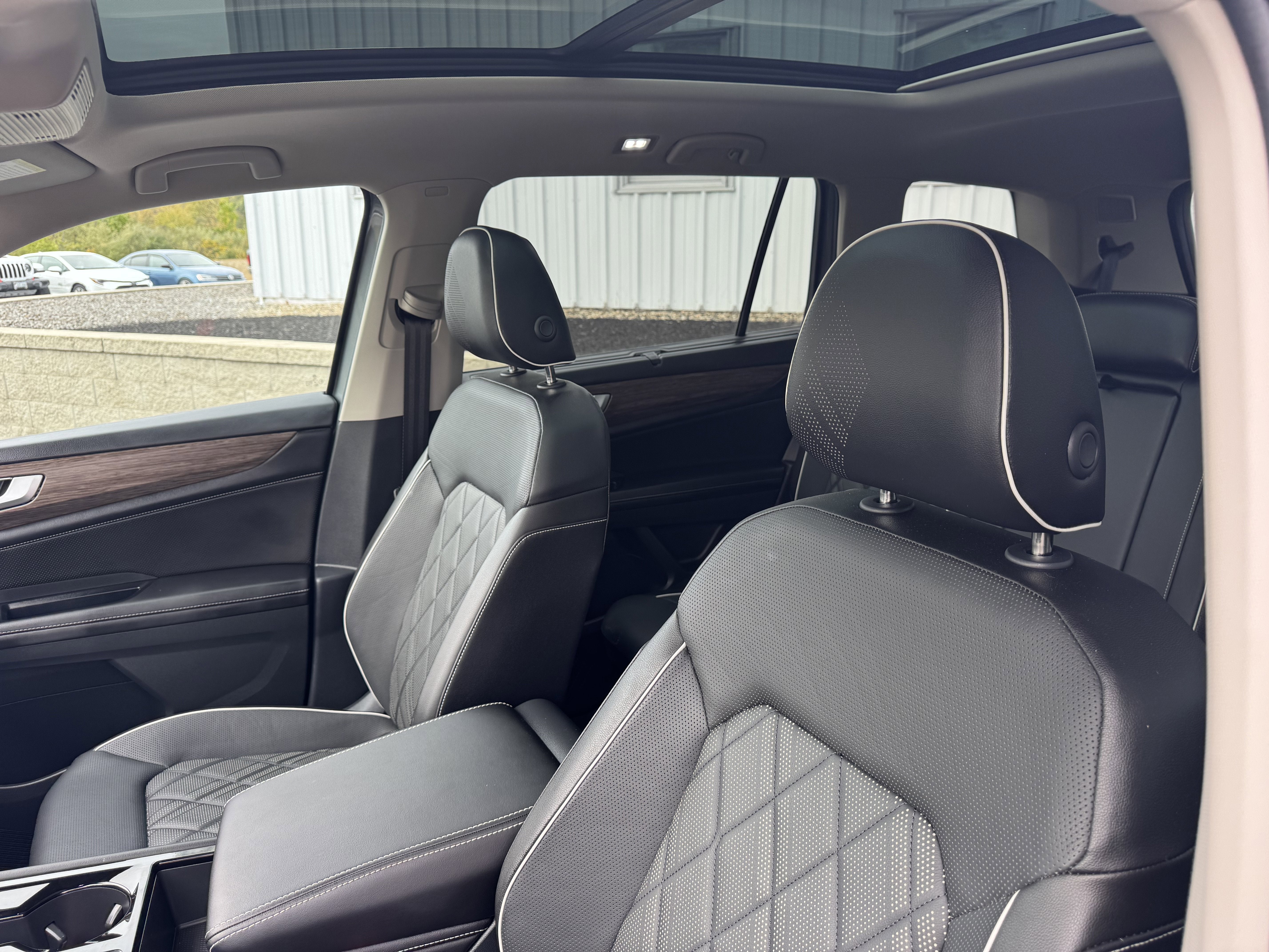 2025 Volkswagen Atlas 2.0T SEL Premium R-Line