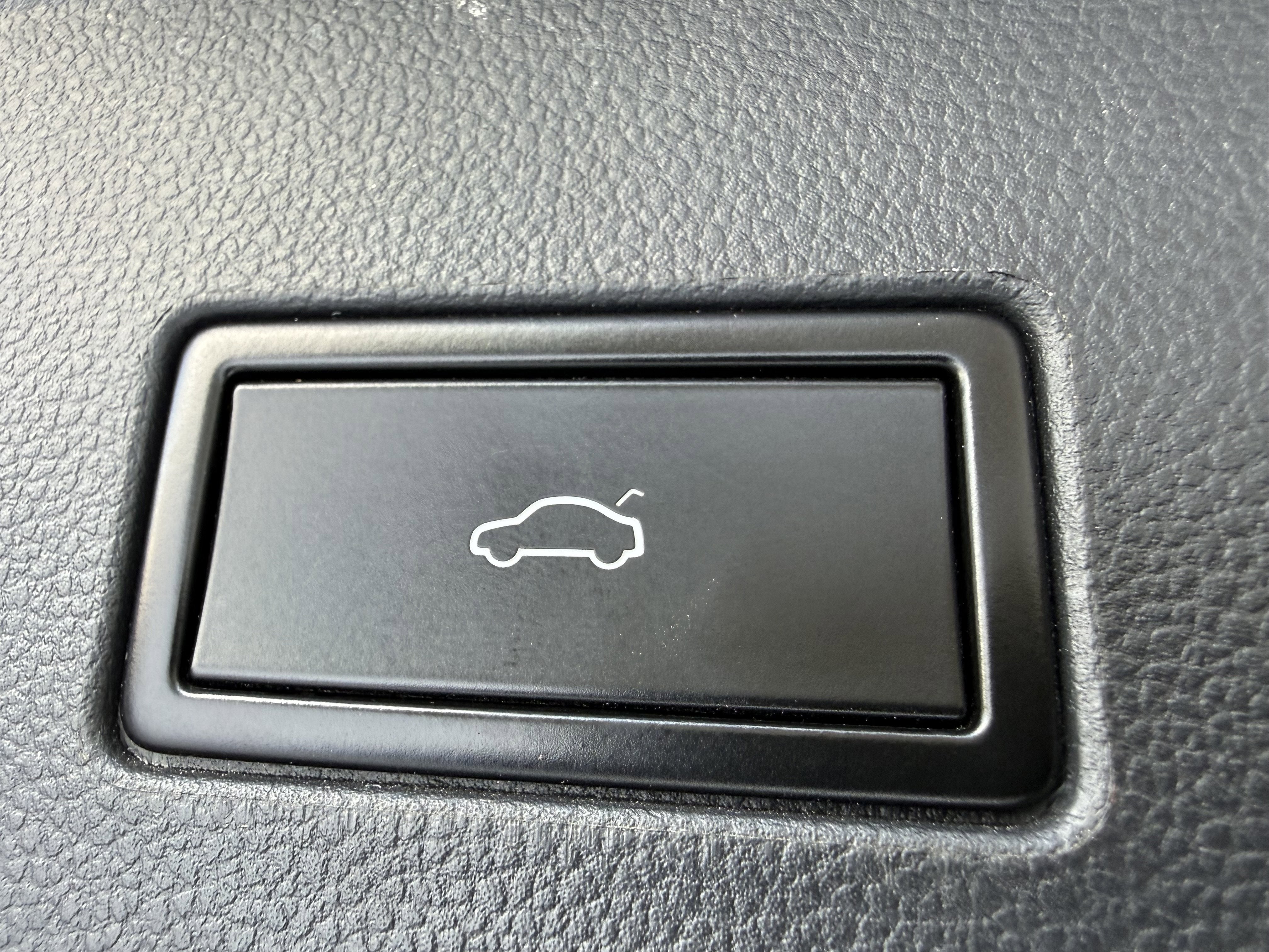 2021 Volkswagen Atlas 3.6L V6 SE w/Technology R-Line