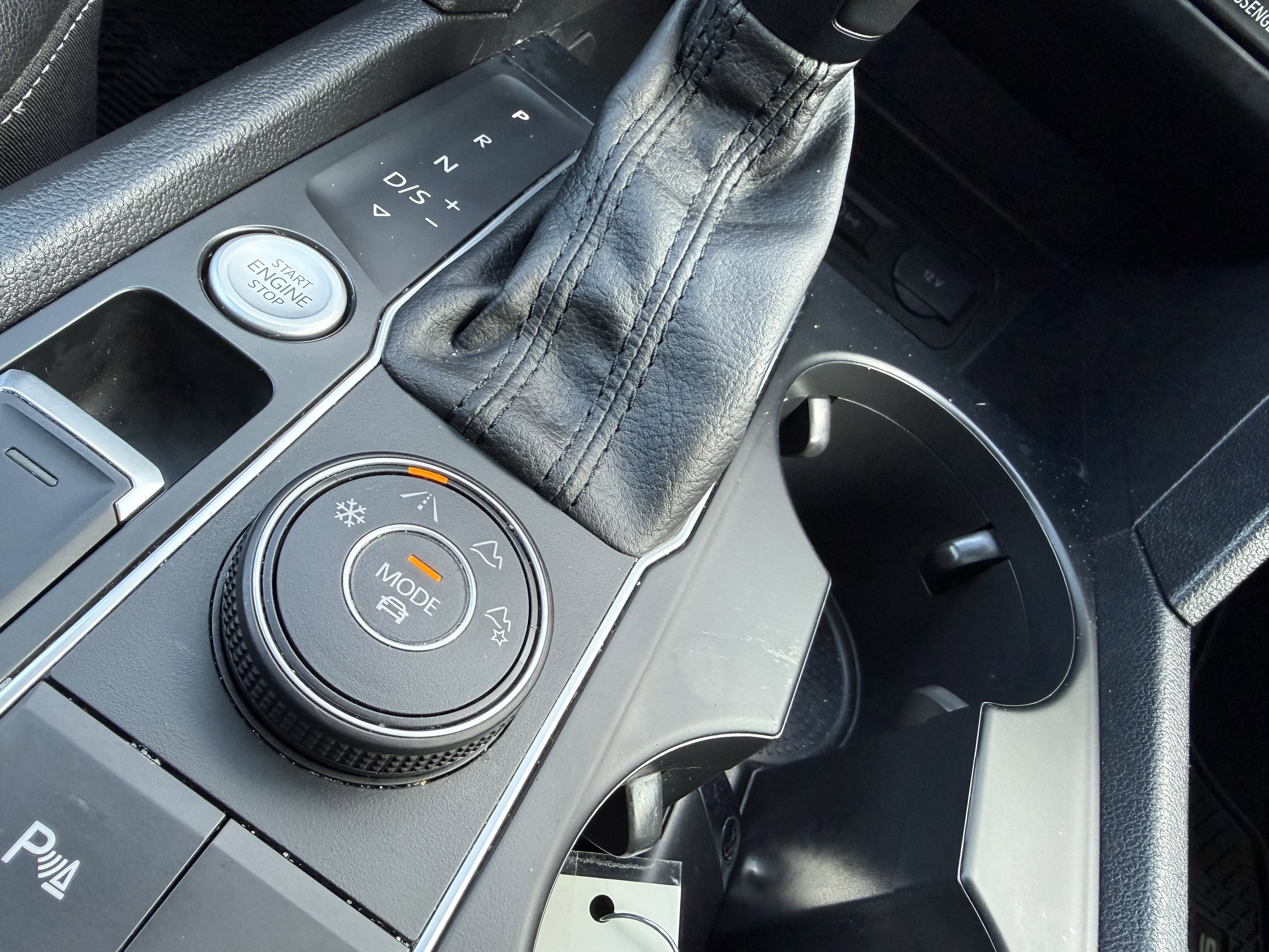 2021 Volkswagen Atlas 3.6L V6 SE w/Technology R-Line