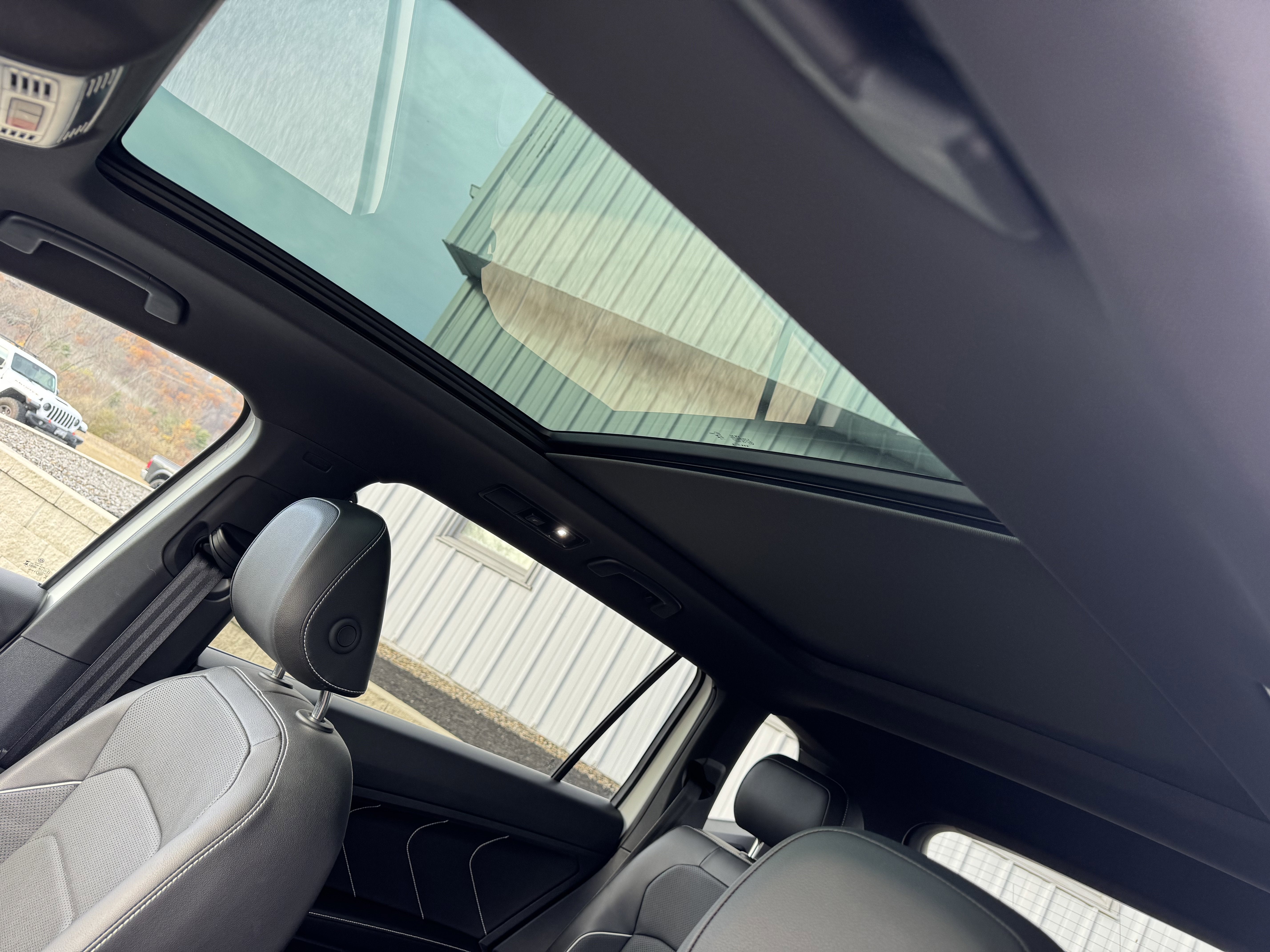 2024 Volkswagen Tiguan SEL R-Line