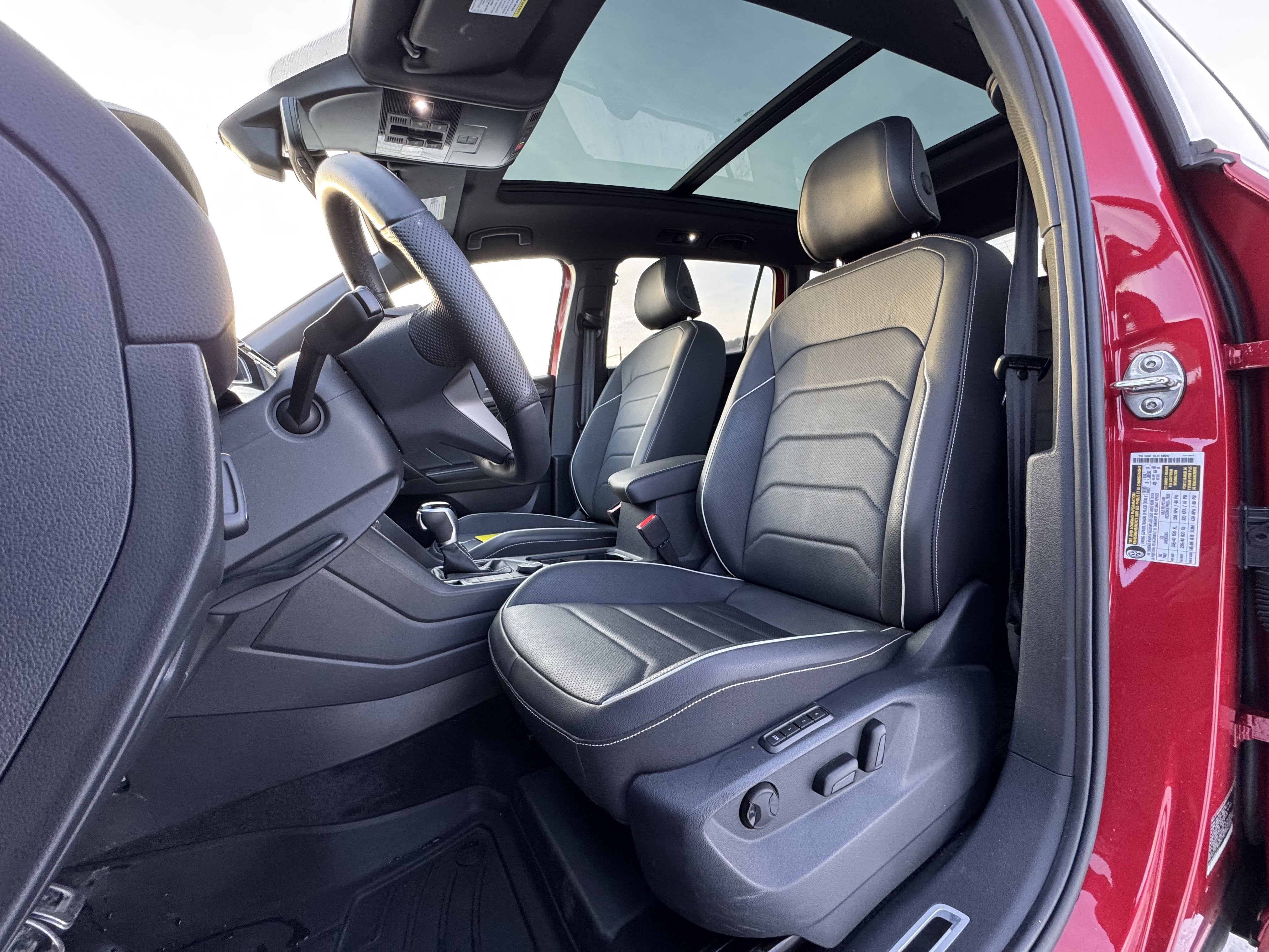 2024 Volkswagen Tiguan SEL R-Line