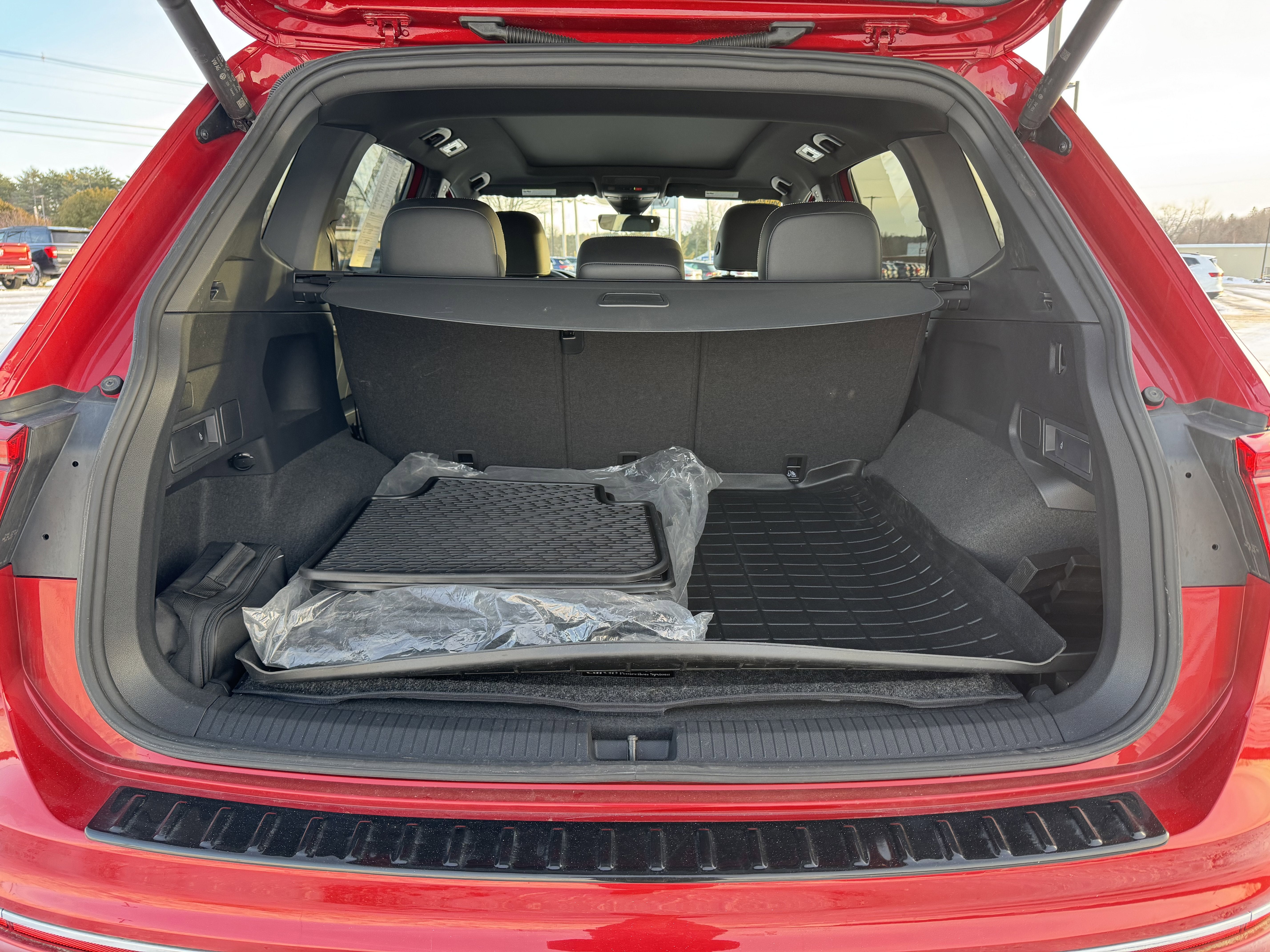 2024 Volkswagen Tiguan SEL R-Line