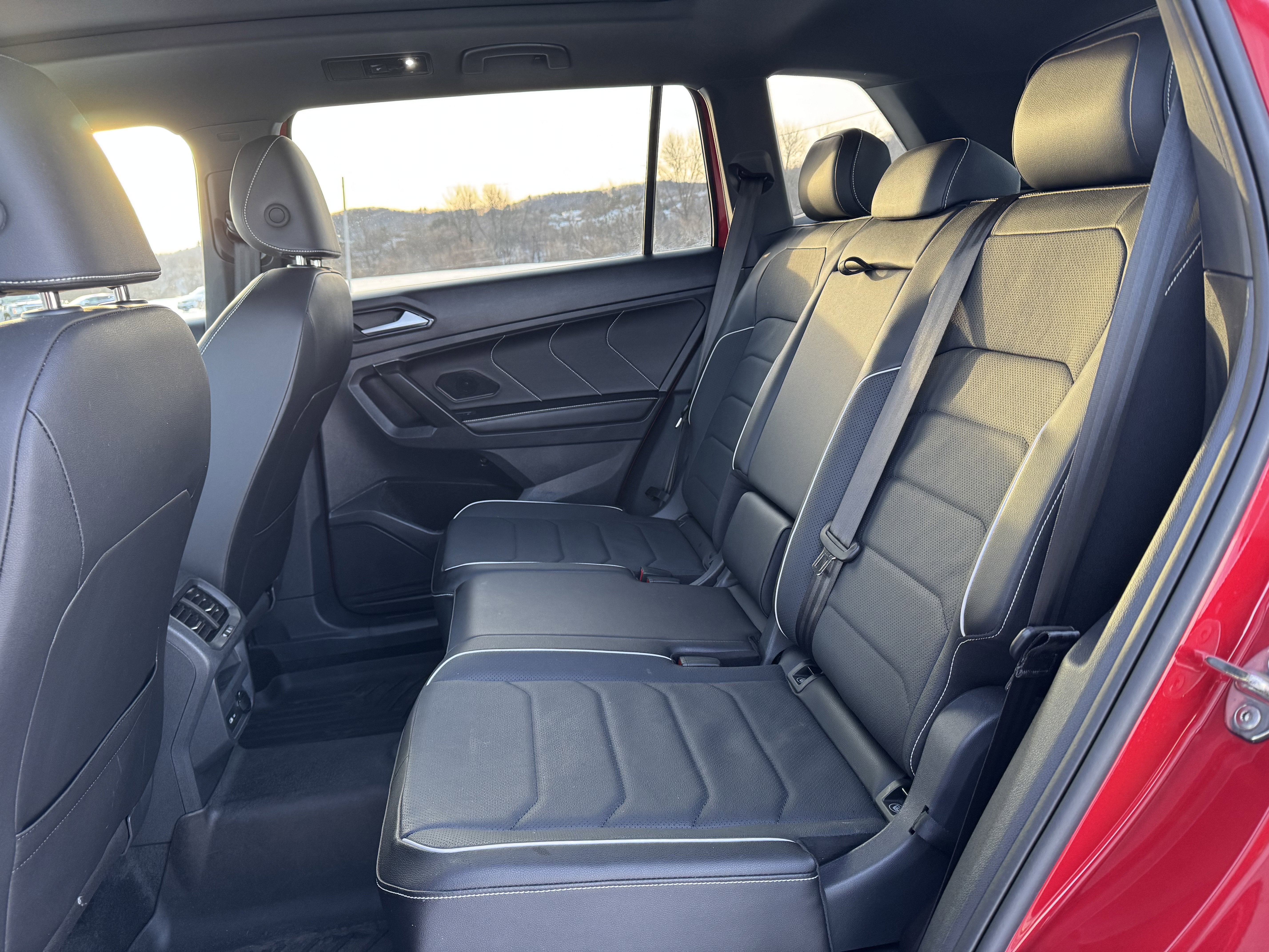 2024 Volkswagen Tiguan SEL R-Line