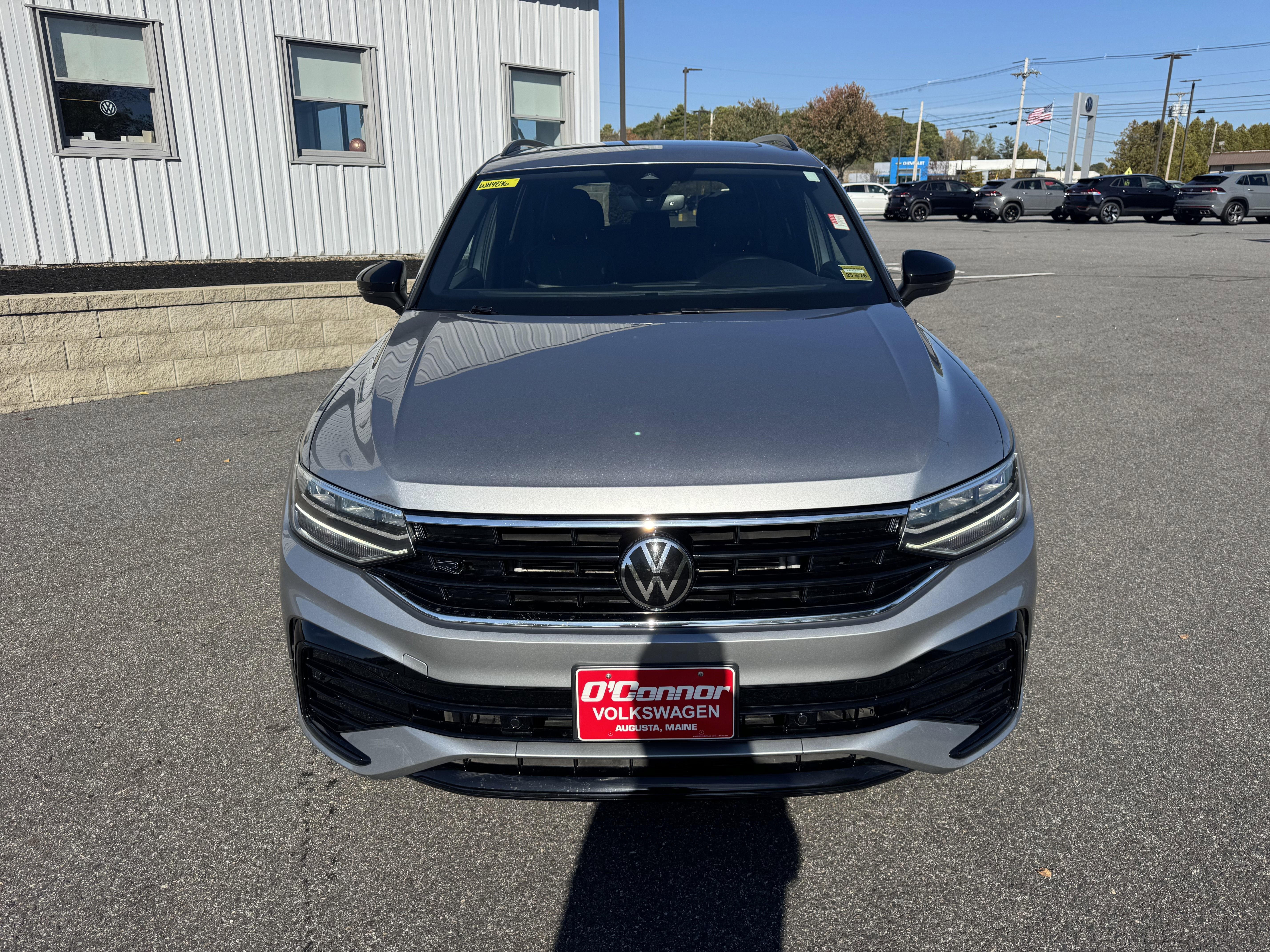 2023 Volkswagen Tiguan SE R-Line Black