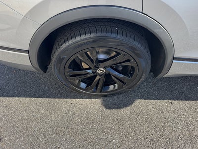2023 Volkswagen Tiguan SE R-Line Black