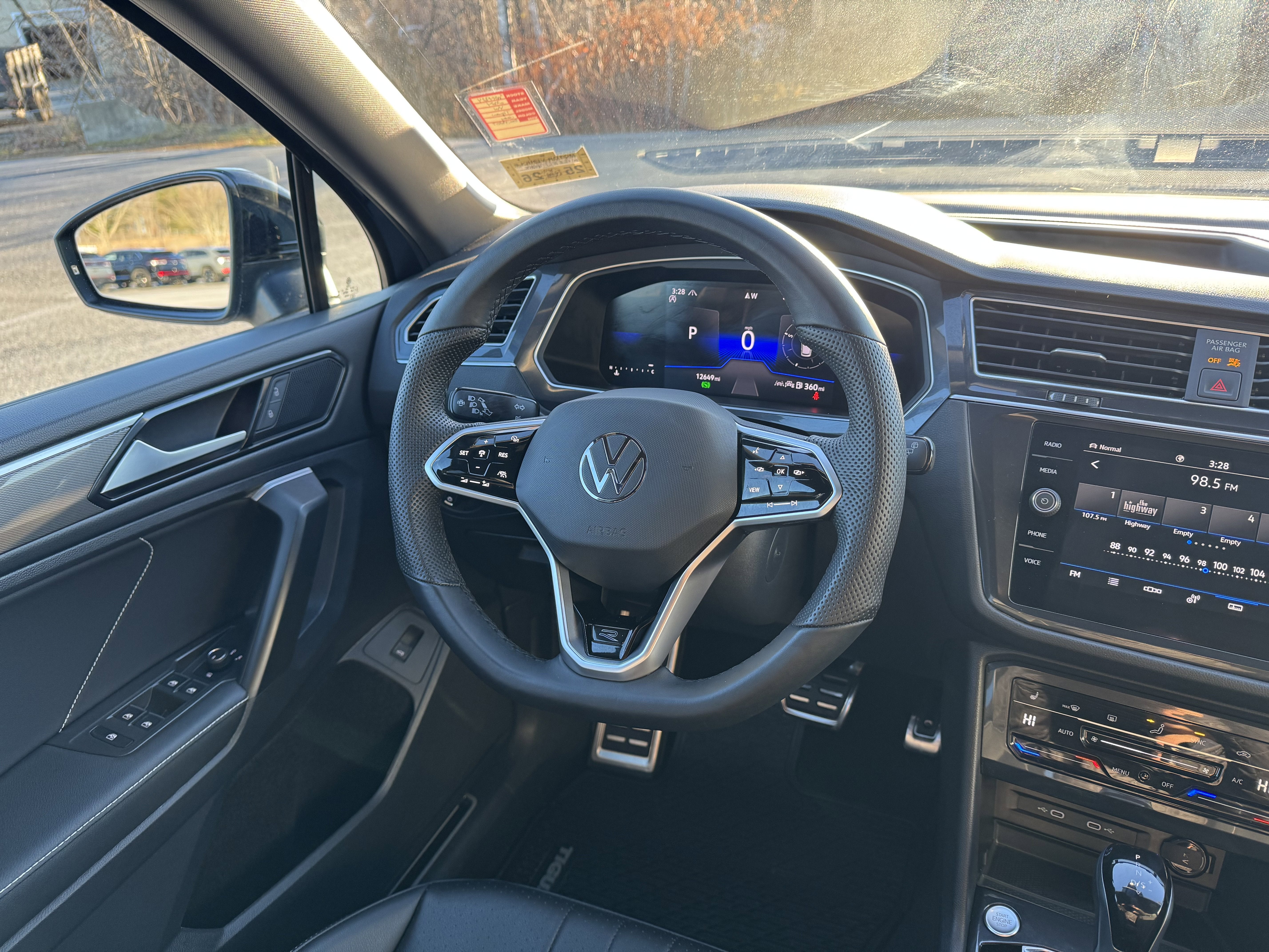 2024 Volkswagen Tiguan SE R-Line Black