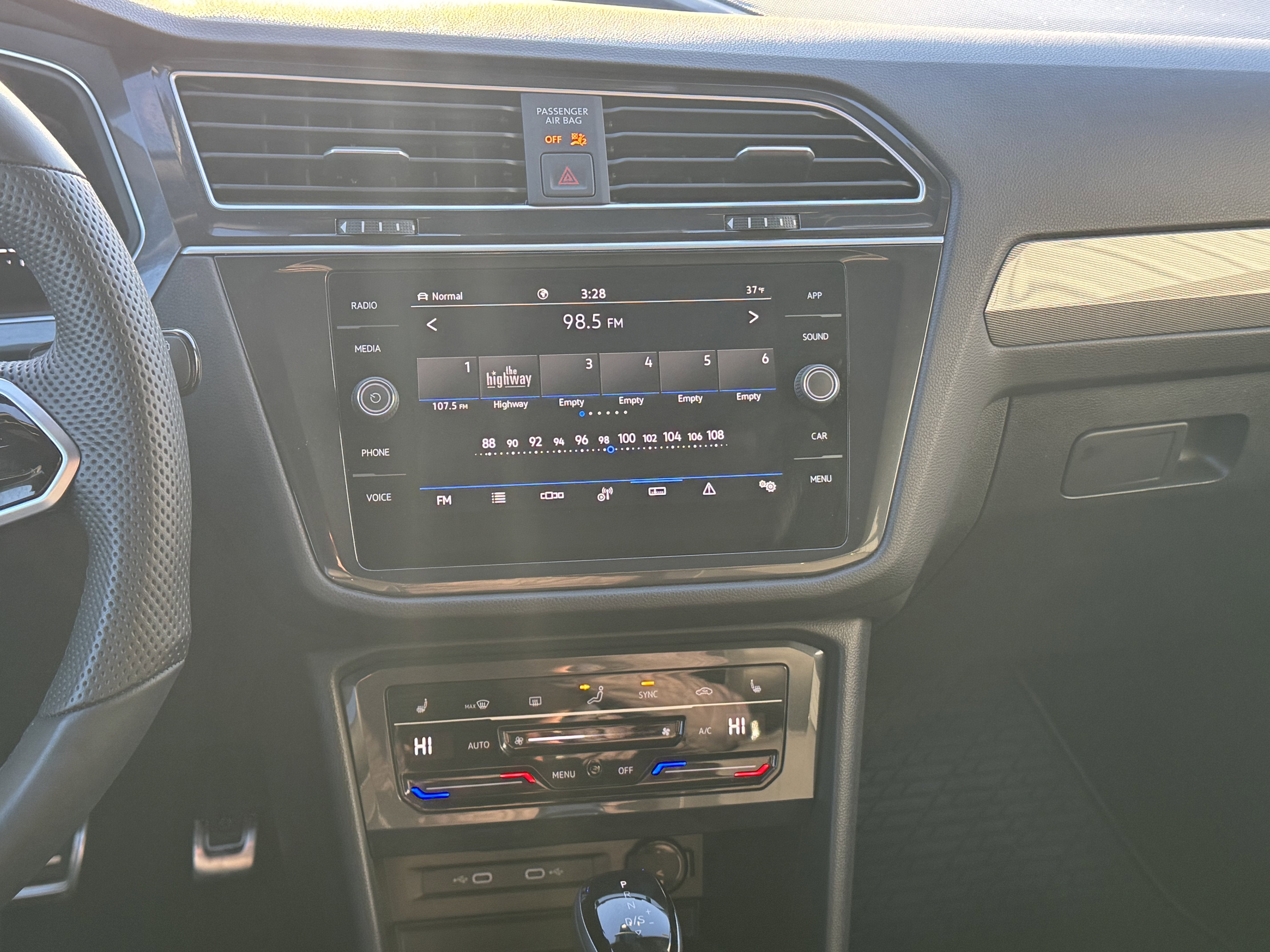 2024 Volkswagen Tiguan SE R-Line Black