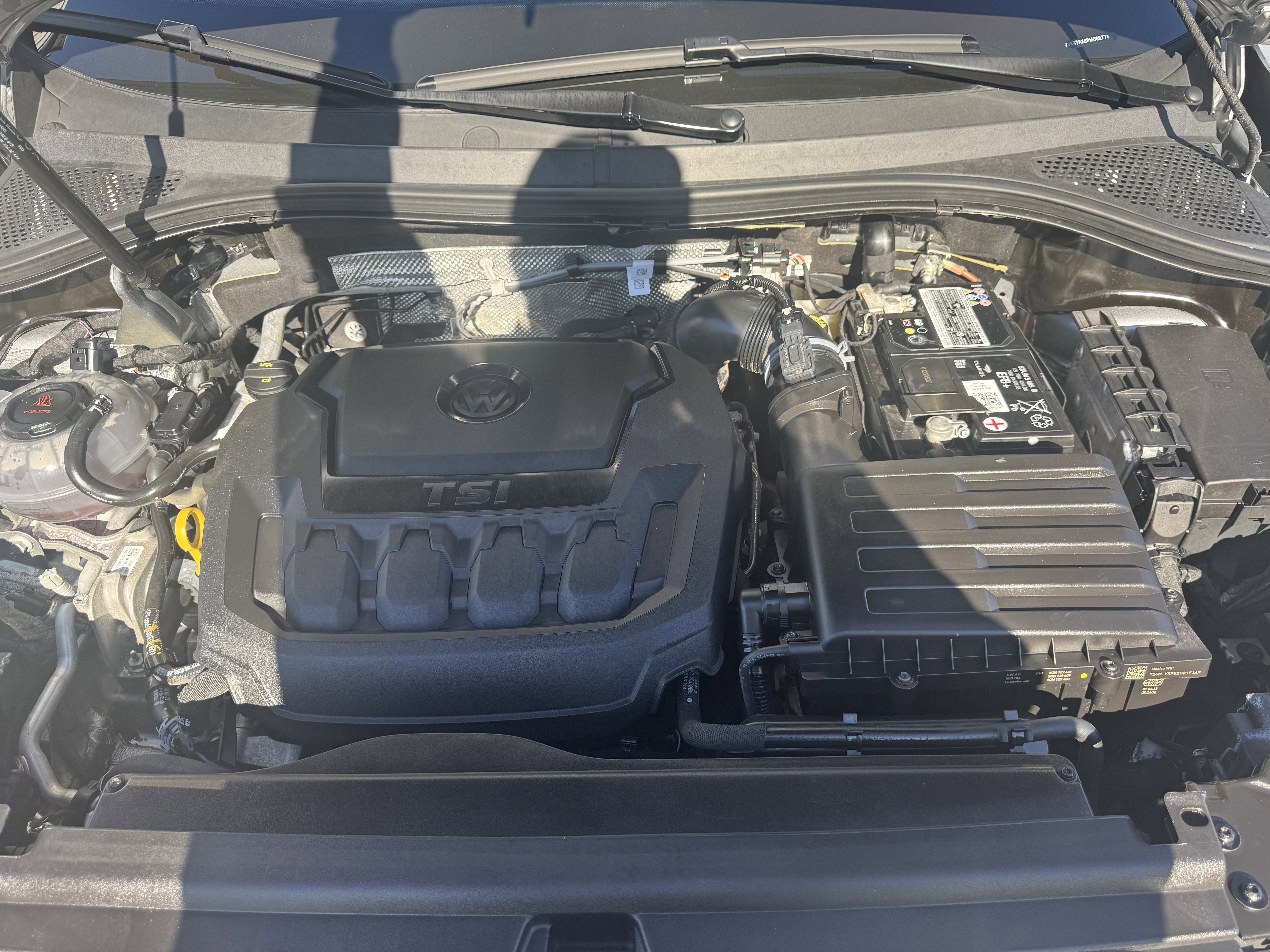 2023 Volkswagen Tiguan SE R-Line Black