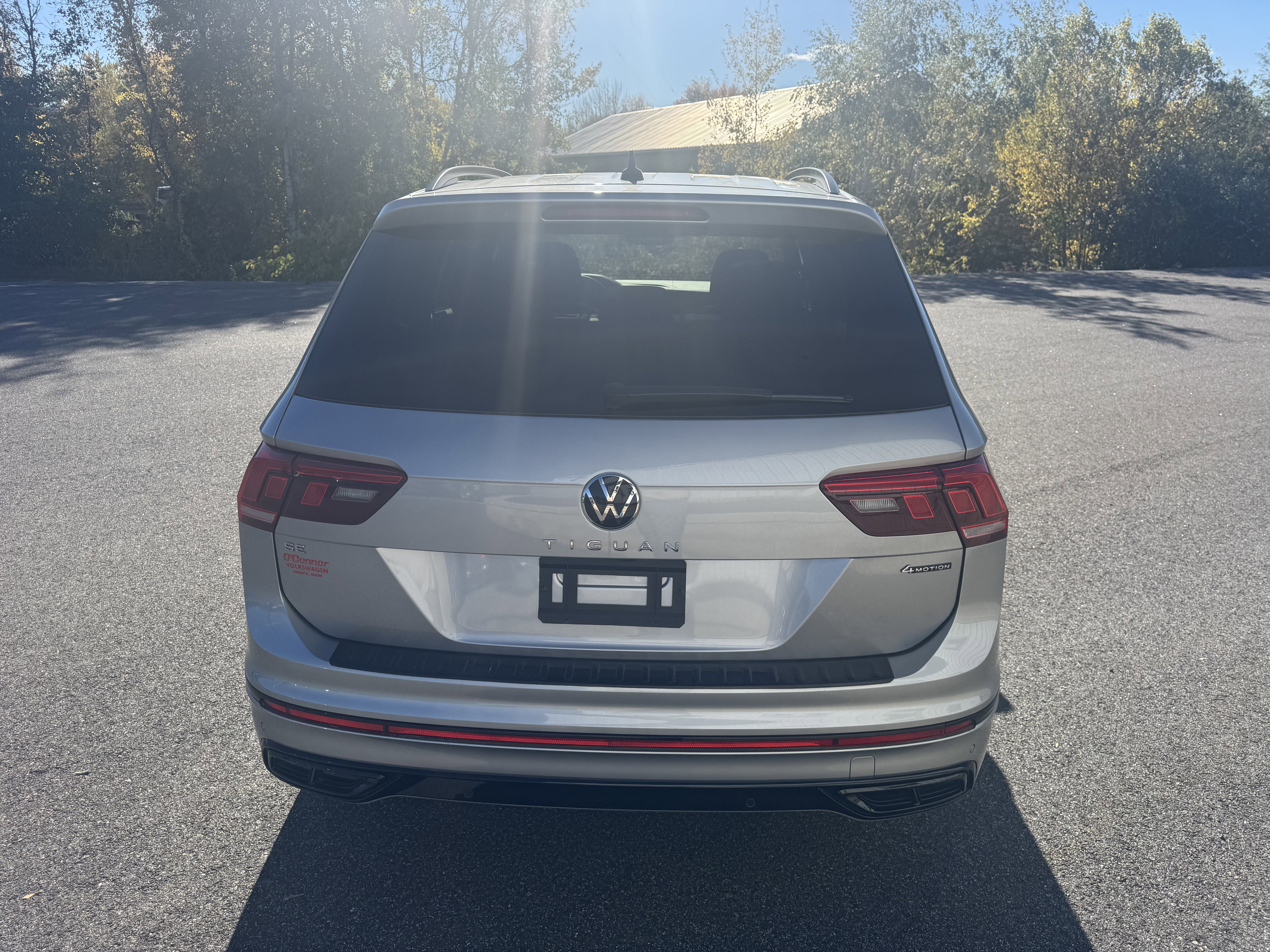2023 Volkswagen Tiguan SE R-Line Black