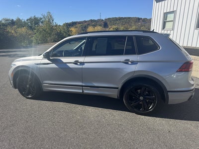 2023 Volkswagen Tiguan SE R-Line Black