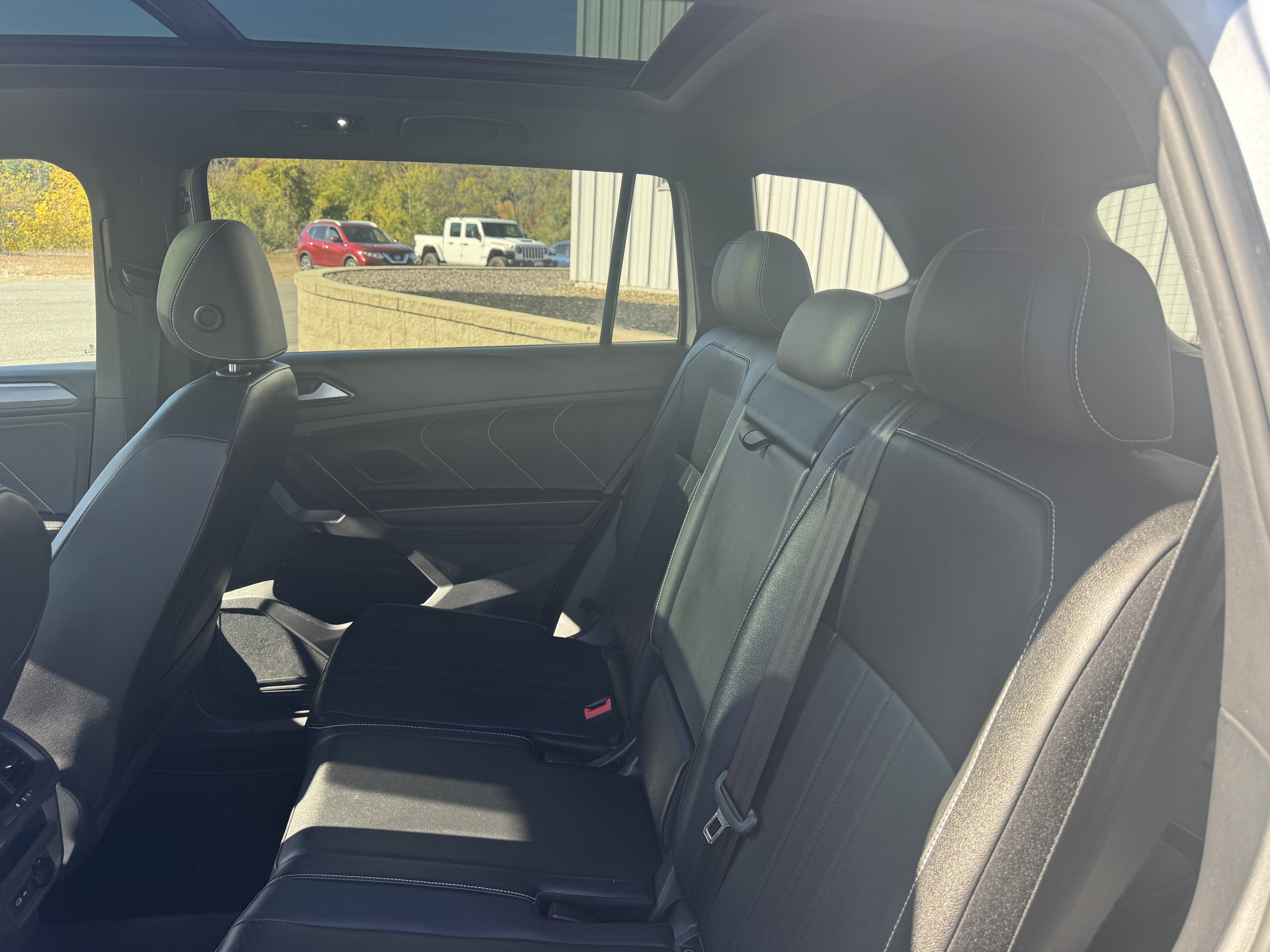 2023 Volkswagen Tiguan SE R-Line Black