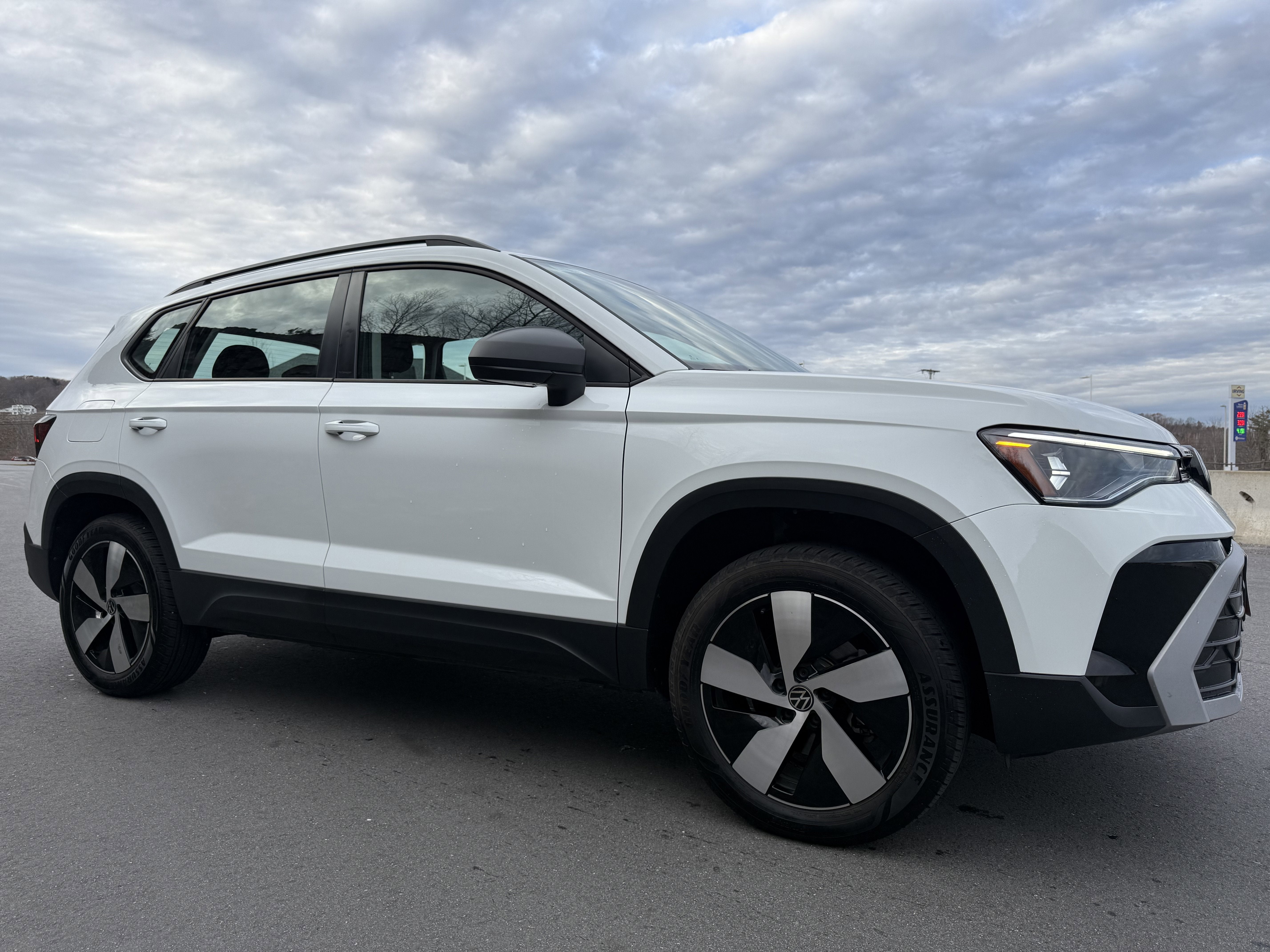 2025 Volkswagen Taos S