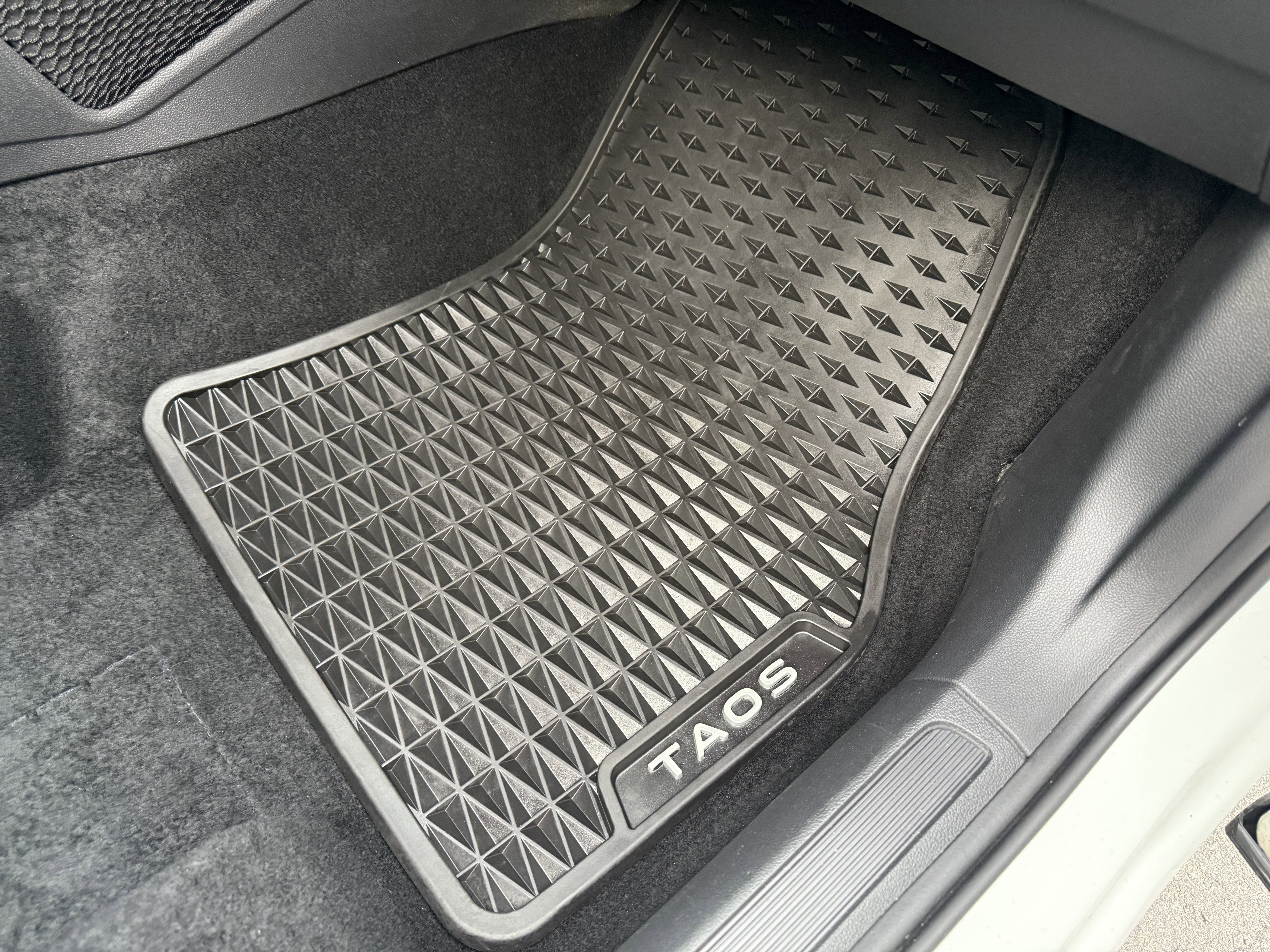 2025 Volkswagen Taos S