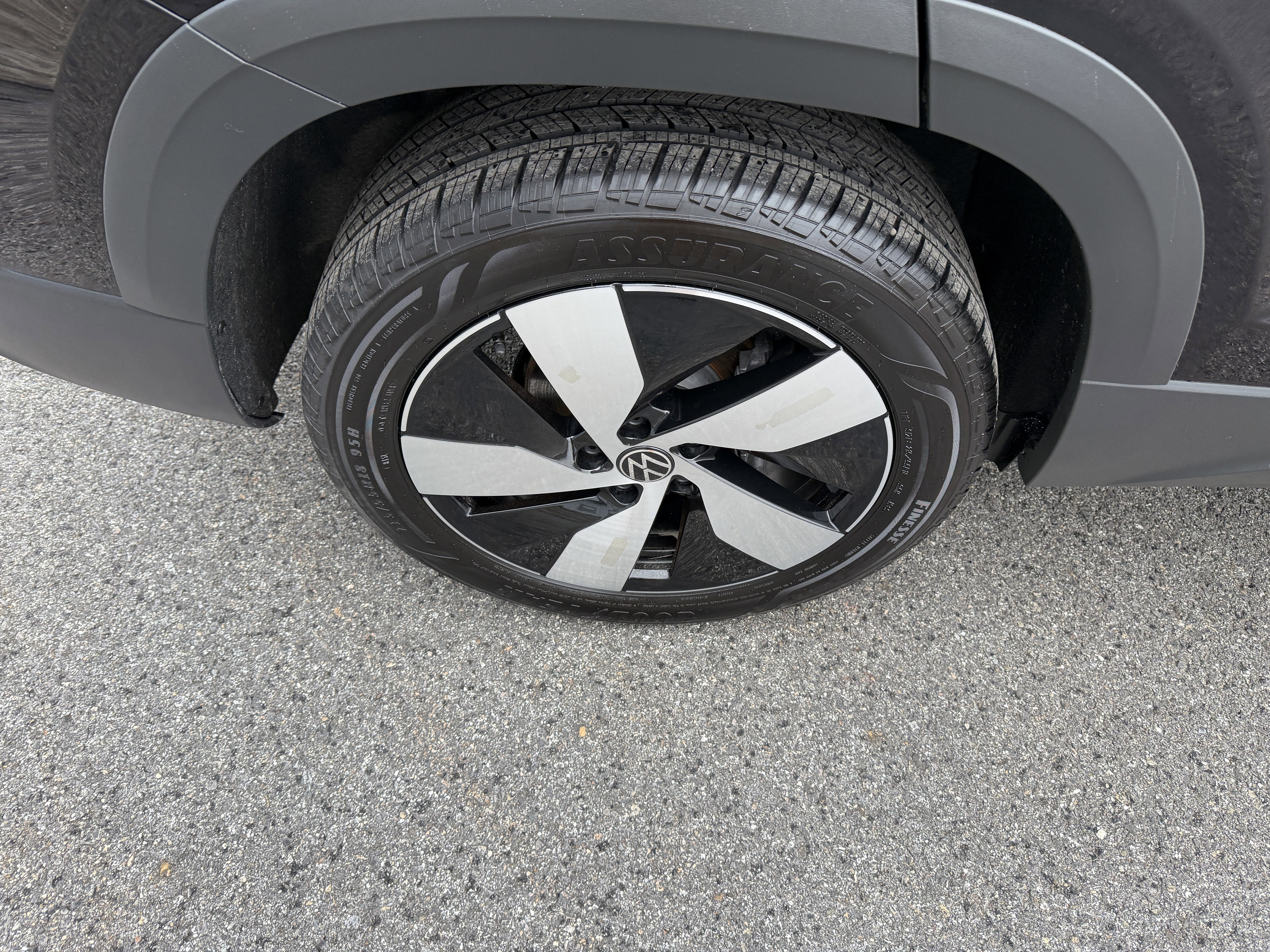 2025 Volkswagen Taos S